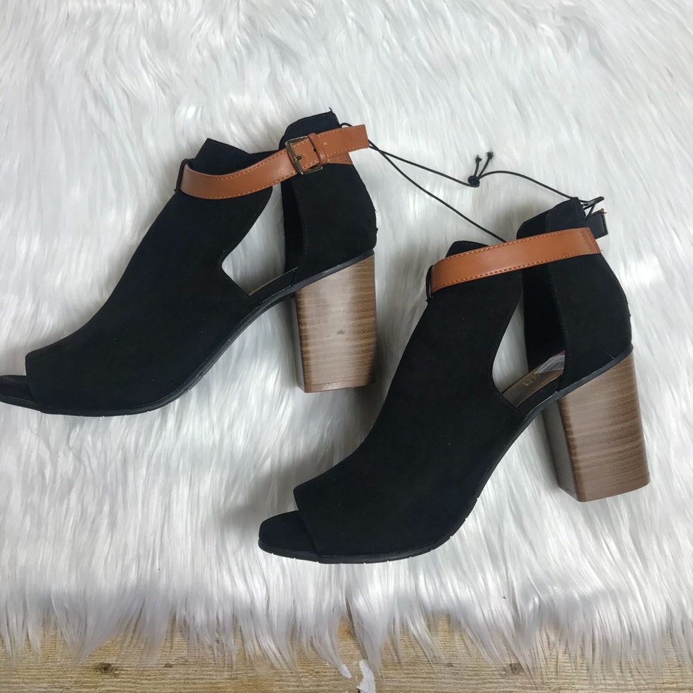 Reaction Kenneth Cole Women open toe Booties